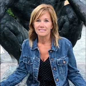 Meet your Posher, Laurie